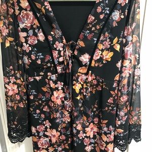 💃 Floral Dress with bell sleeves